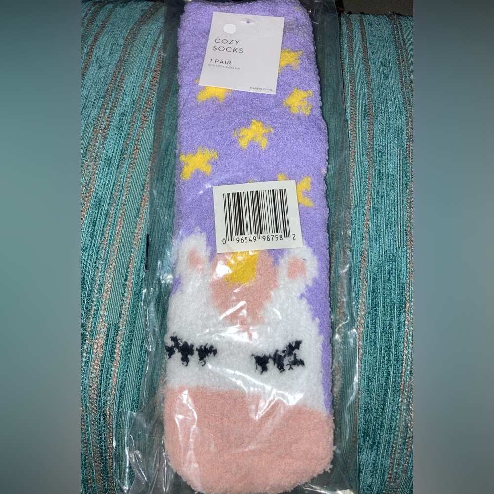 Womens Light Purple Cozy Unicorn Crew Socks Fits Socks Sizes 9-11 New in Package